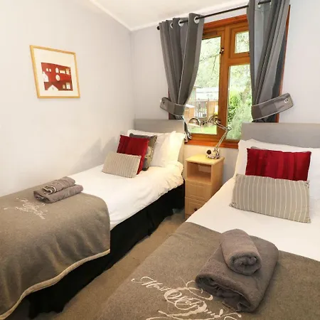 Happy Days - Chalet Windermere